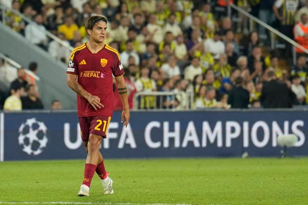 September 10, 2026, Kadikoy, Istanbul, Turkey: Paulo Dybala (C) of AS Roma looks on during the UEFA Champions League - League Phase, Matchday 1 - football match between Fenerbahce and AS Roma at Sukru Saracoglu Stadium in Istanbul, Turkey, on September 10, 2026. UEFA Champions League - Fenerbahce V AS Roma  - ZUMAu194 20260910_zip_u194_016 Copyright: xTolgaxUluturkx