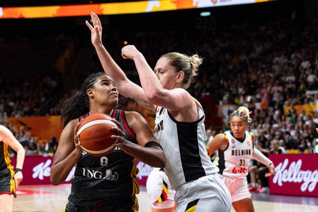 Nyara Sabally (Germany), 08 on the ball, Emma Meesseman (Belgium), 11, GER, Belgium vs. Germany, Basketball, 2026 FIBA Women’s World Cup, Quarterfinals, September 10, 2026, GER, Belgium vs. Germany, Basketball, 2026 FIBA Women’s World Cup, Quarterfinals, September 10, 2026, Berlin Copyright: xEibner-Pressefoto MaxxVincenx EP_MVN