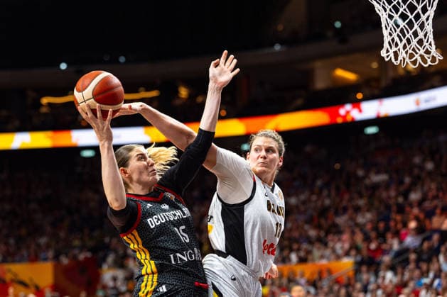 Luisa Geiselsoder (Germany), 15, on a layup; Kyara Linskens (Belgium), 13; GER, Belgium vs. Germany, Basketball, 2026 FIBA Women’s World Cup, Quarterfinals, September 10, 2026, GER, Belgium vs. Germany, Basketball, FIBA Women’s World Cup 2026, Quarterfinals, September 10, 2026, Berlin Copyright: xEibner-Pressefoto MaxxVincenx EP_MVN