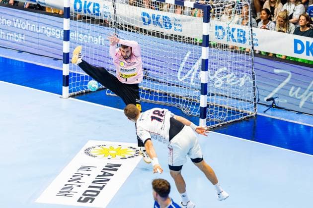 September 10, 2026, GER, Handball, Men, Season 26–27, Opel 1st Division, Matchday 4, ThSV Eisenach vs. SG BBM Bietigheim, Fabian Wiederstein (SG BBM Bietigheim), Matija Spikic (ThSV Eisenach), 1 99817 Eisenach, Werner Assmann, Am Sportp Hall, Thuringia, Germany