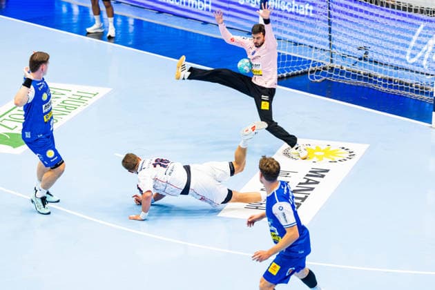 September 10, 2026, GER, Handball, Men, Season 26–27, Opel 1st Division, Matchday 4, ThSV Eisenach vs. SG BBM Bietigheim, Fabian Wiederstein (SG BBM Bietigheim), Matija Spikic (ThSV Eisenach), 1 99817 Eisenach, Werner Assmann, Am Sportpark, Thuringia, Germany