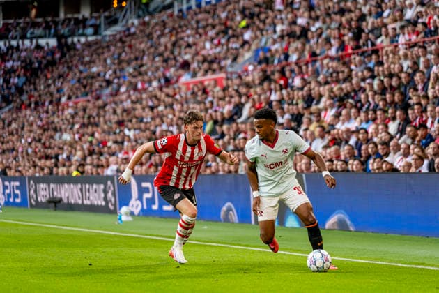 EINDHOVEN l PSV Eindhoven midfielder Paul Wanner and Shakhtar Donetsk midfielder Alisson Santana during the UEFA Champions League match between PSV and Shakhtar Donetsk at Philips Stadion on September 10, 2026, in Eindhoven, the Netherlands. Photo by DeFodi Images