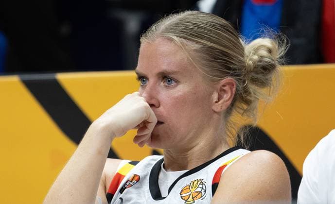 Belgium s Julie Vanloo looks dejected after losing a basketball game between Germany and Belgium national team, Nationalteam Belgian Cats, a quarter final game at the FIBA Women s Basketball World Cup, on Thursday 10 September 2026, in Berlin, Germany. The FIBA Women s Basketball World Cup takes place in Berlin from 4 to 13 September 2026. VIRGINIExLEFOUR  x185878384x