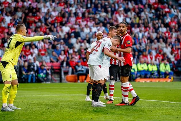 EINDHOVEN , 10-09-2026 , Philips stadium, season 2026 2027 , UEFA Champions League football , match between PSV and Shakhtar Donetsk, picture shows goal attempt by PSV player Armando Obispo PSV - Shakhtar Donetsk  x206825846x Copyright:
