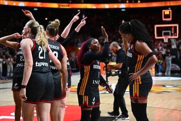 Belgium v Germany - FIBA Women s Basketball World Cup 2026 Quarter-Final BERLIN, GERMANY - SEPTEMBER 10 : players of Germany celebrate the victory after the FIBA Women s Basketball World Cup quarter final match between Belgium and Germany in Berlin on September 10, 2026 in Berlin, Germany, 10 09 2026 Berlin Germany  Copyright: xVincentxKalutx