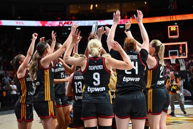 Belgium v Germany - FIBA Women s Basketball World Cup 2026 Quarter-Final BERLIN, GERMANY - SEPTEMBER 10 : players of Germany celebrate the victory after the FIBA Women s Basketball World Cup quarter final match between Belgium and Germany in Berlin on September 10, 2026 in Berlin, Germany, 10 09 2026 Berlin Germany  Copyright: xVincentxKalutx