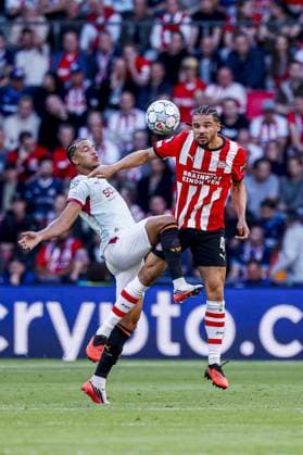 EINDHOVEN - Armando Obispo of PSV Eindhoven battles for possession with Kaua Elias of Shakhtar Donetsk ahead of the UEFA Champions League match between PSV Eindhoven and Shakhtar Donetsk at the Philips Stadium on 10 September 2026 in Eindhoven, the Netherlands. MARCEL TER BALS ANP UEFA Champions League 2026 27 xVIxANPxSportx xMarcelxterxBalsxIVx 567918424 originalFilename: 567918424.jpg