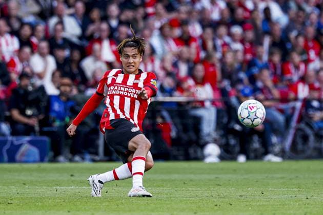EINDHOVEN - Kodai Sano of PSV Eindhoven passes the ball for the UEFA Champions League match between PSV Eindhoven and Shakhtar Donetsk at the Philips Stadium on September 10, 2026, in Eindhoven, the Netherlands. MARCEL TER BALS ANP UEFA Champions League 2026 27 xVIxANPxSportx xMarcelxterxBalsxIVx 567918456 originalFilename: 567918456.jpg