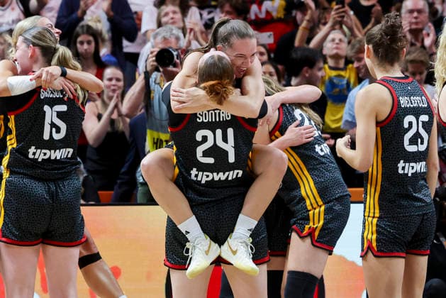 Lina Sontag (Germany) and Britta Daub (Germany) cheer during the FIBA Women s Basketball World Cup Germany 2026 quarterfinal match between Belgium and Germany at the Berlin Arena on September 10, 2026, in Berlin, Germany. Photo by Marco Steinbrenner, DeFodi Images