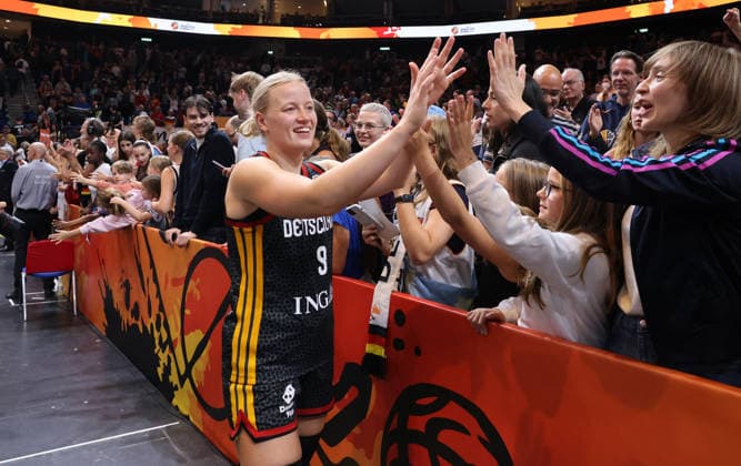 Emma Eichmeyer, the German team celebrates after the game and advances to the semifinals. Sports: Basketball, FIBA World Cup, Women s World Championship, 2026-2027 Season, October 9, 2026, Belgium (BEL) vs. DBB Germany (GER)