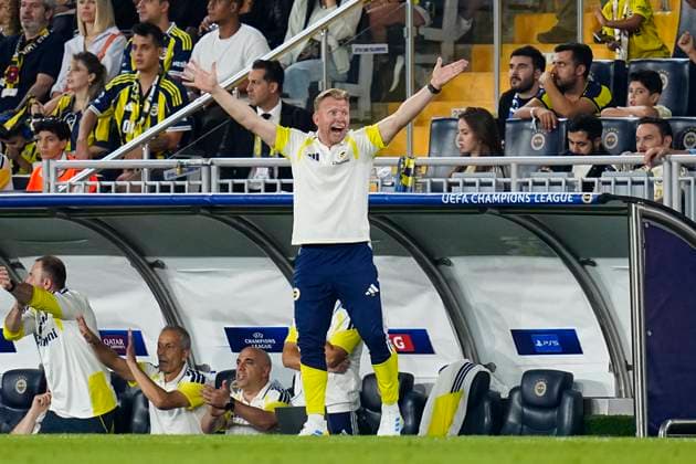 10.09 2026 - SOCCER - 2026 27 UEFA CHAMPIONS LEAGUE League Phase Fenerbahce SK v AS Roma Dirk Kuyt, Assistant Coach of Fenerbahce shows disappointment during the match ISTANBUL Fenerbahce Sükrü Saracoglu Spor Kompleksi Istanbul TURKEY Copyright: xYagizxGurtugx xPsxImagesxYagizxGurtugx xPsxImagesx