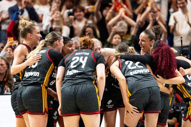 German team celebrates after victory at the end of the game: Leonie Fiebich (Germany, 13), Luisa Geiselsoder (Germany, 15), Lina Sontag, Germany, 24, Emily Bessoir, Germany, 22, Alexis Peterson, Germany, 01, GER, Belgium vs. Germany, basketball, 2026 FIBA Women’s World Cup, Quarterfinals, September 10, 2026 GER, Belgium vs. Germany, Basketball, 2026 FIBA Women’s World Cup, Quarterfinals, September 10, 2026 Berlin Copyright: xEibner-Pressefoto MaxxVincenx EP_MVN