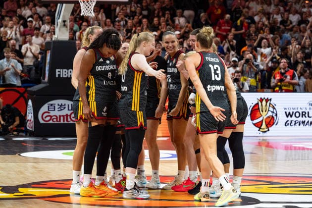 German team celebrates after victory at the end of the game, Leonie Fiebich, Germany, 13, GER, Belgium vs. Germany, basketball, FIBA Women s World Cup 2026, Quarterfinals, September 10, 2026, GER, Belgium vs. Germany, basketball, 2026 FIBA Women’s World Cup, Quarterfinals, September 10, 2026, Berlin Copyright: xEibner-Pressefoto MaxxVincenx EP_MVN
