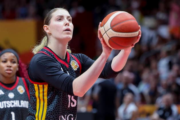 Luisa Geiselsoder of Germany controls the ball during the FIBA Women s Basketball World Cup Germany 2026 quarterfinal match between Belgium and Germany at the Berlin Arena on September 10, 2026, in Berlin, Germany. Photo by Marco Steinbrenner, DeFodi Images