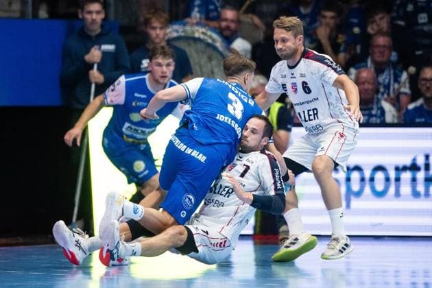 HANDBALL OPEL HBL MATCHDAY 4 THSV EISENACH SG BBM BIETIGHEIM ** FOR EDITORIAL PURPOSES ONLY ** EDITORIAL USE ONLY ** p 10 09 2026 Eisenach Handball Opel Handball 1st Bundesliga Season 2026–2027 Werner Assmann Arena Matchday 4 ThSV Eisenach vs. BBM Bietigheim in the photo by Oskar Joelsson 3 ThSV Eisenach in a duel with Dominik Claus 7 SG BBM Bietigheim Germany Thuringia Eisenach Copyright SaschaxFromm Copyright: SaschaxFromm doc87jlni0ywqp6fa8tn13 ,EDITORIAL USE ONLY Copyright: SaschaxFromm
