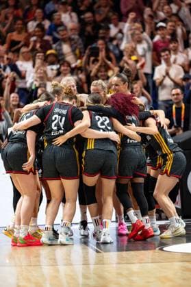 German team celebrates after victory at the end of the game, Luisa Geiselsoder, Germany, 15, Lina Sontag, Germany, 24, Emily Bessoir, Germany, 22, Alexis Peterson, Germany, 01, GER, Belgium vs. Germany, Basketball, 2026 FIBA Women’s World Cup, Quarterfinals, September 10, 2026 GER, Belgium vs. Germany, Basketball, 2026 FIBA Women’s World Cup, Quarterfinals, September 10, 2026 Berlin Copyright: xEibner-Pressefoto MaxxVincenx EP_MVN