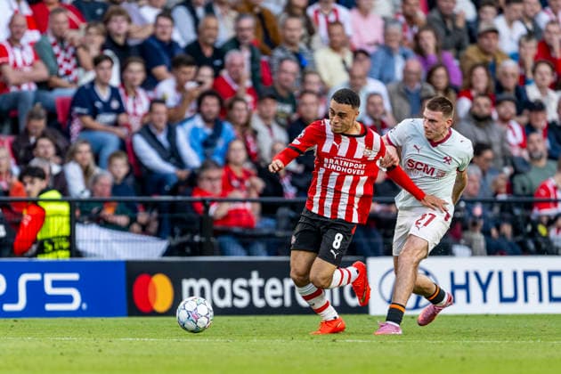 EINDHOVEN l PSV Eindhoven defender Sergino Dest and Shakhtar Donetsk midfielder Oleh Ocheretko during the UEFA Champions League match between PSV and Shakhtar Donetsk at Philips Stadion on September 10, 2026, in Eindhoven, the Netherlands. Photo by DeFodi Images