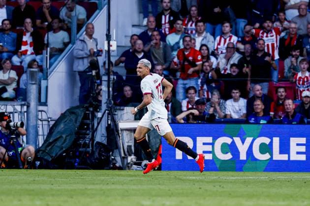 EINDHOVEN - Gleiker Mendoza of Shakhtar Donetsk celebrates his team s first goal ahead of the UEFA Champions League match between PSV Eindhoven and Shakhtar Donetsk at the Philips Stadium on September 10, 2026, in Eindhoven, the Netherlands. MARCEL TER BALS ANP UEFA Champions League 2026 27 xVIxANPxSportx xMarcelxterxBalsxIVx 567920925 originalFilename: 567920925.jpg