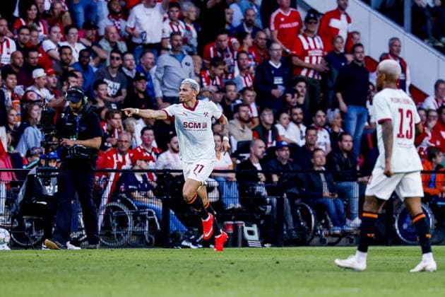 EINDHOVEN - Gleiker Mendoza of Shakhtar Donetsk celebrates his team s first goal ahead of the UEFA Champions League match between PSV Eindhoven and Shakhtar Donetsk at the Philips Stadium on September 10, 2026, in Eindhoven, the Netherlands. MARCEL TER BALS ANP UEFA Champions League 2026 27 xVIxANPxSportx xMarcelxterxBalsxIVx 567920946 originalFilename: 567920946.jpg