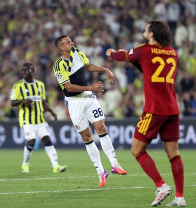 Fenerbahce v AS Roma - UEFA Champions League ISTANBUL, TURKIYE - SEPTEMBER 10: Fenerbahce’s Bartug Elmaz (28) reacts after missing a chance during the UEFA Champions League match between Fenerbahce and Roma at Chobani Stadium in Istanbul, Turkiye, on September 10, 2026. Ali Atmaca Anadolu Istanbul Turkey. Editorial use only. Please get in touch for any other usage.  Copyright: x2026xAnadoluxAlixAtmacax