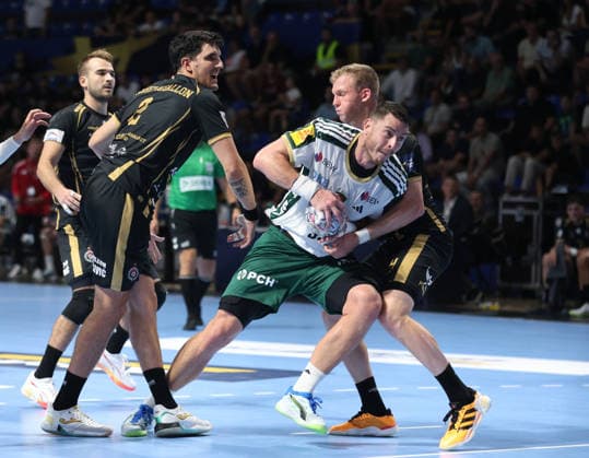 10.09.2026 Belgrad(Serbien) RK Partizan - Füchse Berlin, EHF Champions league Männer handball (L) Mijajlo Marsenic Füchse Berlin, (R) Ivanov Sergei Partizan : Slobodan Sandic