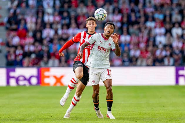 EINDHOVEN l PSV Eindhoven forward Ruben van Bommel and Shakhtar Donetsk defender Vinicius Tabios during the UEFA Champions League match between PSV and Shakhtar Donetsk at Philips Stadion on September 10, 2026, in Eindhoven, the Netherlands. Photo by DeFodi Images