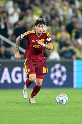 Fenerbahce v AS Roma - UEFA Champions League ISTANBUL, TURKIYE - SEPTEMBER 10: Roma s Matias Soule (18) in action during the UEFA Champions League 2026 27 league phase Matchday 1 match between Fenerbahce and Roma at Chobani Stadium in Istanbul, Turkiye, on September 10, 2026. Serhat Cagdas Anadolu Istanbul Turkey. Editorial use only. Please get in touch for any other usage.  Copyright: x2026xAnadoluxSerhatxCagdasx
