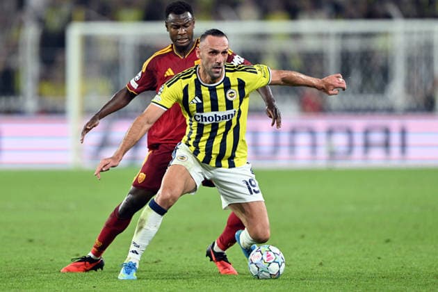 Fenerbahce v AS Roma - UEFA Champions League ISTANBUL, TURKIYE - SEPTEMBER 10: Fenerbahce s Vedat Muric (19) competes for the ball against Roma s Evan N Dicka (L) during the UEFA Champions League 2026 27 league phase Matchday 1 match between Fenerbahce and Roma at Chobani Stadium in Istanbul, Turkiye, on September 10, 2026. Serhat Cagdas Anadolu Istanbul Turkey. Editorial use only. Please get in touch for any other usage.  Copyright: x2026xAnadoluxSerhatxCagdasx