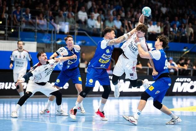 HANDBALL OPEL HBL MATCHDAY 4 THSV EISENACH SG BBM BIETIGHEIM ** FOR EDITORIAL PURPOSES ONLY ** EDITORIAL USE ONLY ** p 10 09 2026 Eisenach Handball Opel Handball 1st Bundesliga Season 2026–2027 Werner Assmann Hall Matchday 4 ThSV Eisenach vs. BBM Bietigheim in the photo: Justin Kurch 52 ThSV Eisenach in a duel with Tillman Leu 99 ThSV Eisenach in a duel with Jonaö Josef 10 SG BBM Bietigheim Germany Thuringia Eisenach Copyright SaschaxFromm Copyright: SaschaxFromm doc87jlyl6iyfaaslwr1le4 ,EDITORIAL USE ONLY Copyright: SaschaxFromm