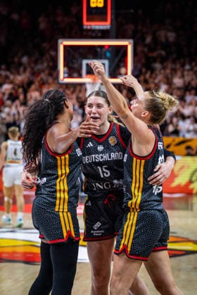 Basketball Berlin, September 10, 2026 FIBA Women’s Basketball World Cup Germany 2026 Quarterfinals Belgium (BEL) vs. Germany (GER) Germany wins and advances to the semifinals. Nyara Sabally of Germany celebrates; No. 08 Luisa Geiselsöder of Germany, No. 15 Geiselsöder Leonie Fiebich, Germany, No. 13