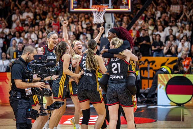 Basketball Berlin, September 10, 2026 FIBA Women’s Basketball World Cup Germany 2026 Quarterfinals: Belgium (BEL) vs. Germany (GER). Germany wins and advances to the semifinals. Marie Gülich celebrates for Germany, No. 21 Gülich, Alexis Peterson, Smalls (Germany), No. 01 Peterson, and others