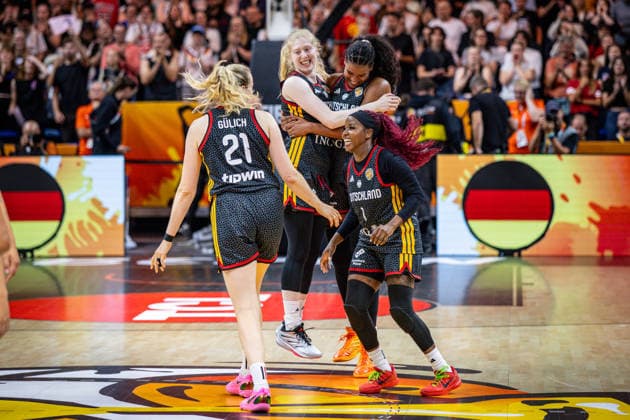 Basketball Berlin, September 10, 2026 FIBA Women’s Basketball World Cup Germany 2026 Quarterfinals: Belgium (BEL) vs. Germany (GER); Germany wins and advances to the semifinals. Marie Gülich of Germany celebrates, No. 21 Gulich, Frida Bühner (Germany), No. 20 Nyara Sabally (Germany), No. 08 Alexis Peterson Smalls (Germany), No. 01 Peterson, and others