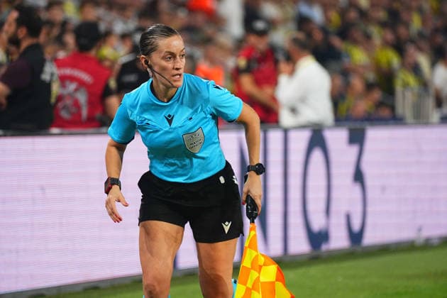ISTANBUL, TURKEY - SEPTEMBER 10: Assistant Referees Guadalupe Porras Ayuso during the UEFA Champions League 2026 27 first week match between Fenerbahce SK and Roma at Fenerbahce Chobani Stadiumi on September 10, 2026 in Istanbul, Turkey. Istanbul Kadikoy TURKEY Copyright: xSeskimphotox Fenerbahce-Roma-1009 (17)