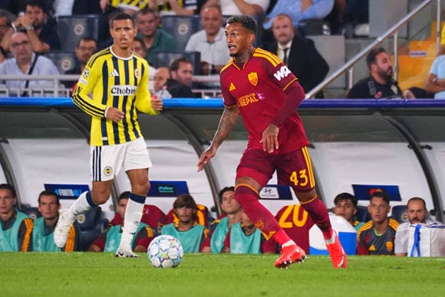 ISTANBUL, TURKEY - SEPTEMBER 10: Mason Greenwood of Fenerbahce SK and Wesley (43) of Roma during the UEFA Champions League 2026 27 first week match between Fenerbahce SK and Roma at Fenerbahce Chobani Stadiumi on September 10, 2026 in Istanbul, Turkey. Istanbul Kadikoy TURKEY Copyright: xSeskimphotox Fenerbahce-Roma-1009 (32)