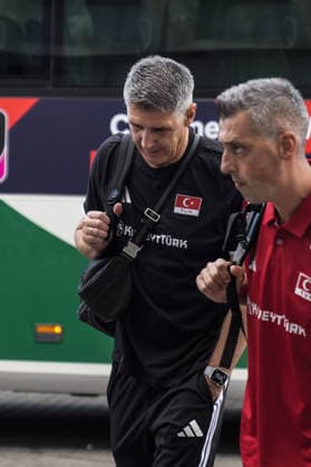 Turkiye v Germany - CEV EuroVolley 2026 Men CLUJ-NAPOCA, ROMANIA - SEPTEMBER 10: Turkiye men s national volleyball team head coach Slobodan Kovac arrives at BT Arena with the team ahead of their opening Group D match at the CEV EuroVolley 2026 in Cluj-Napoca, Romania, on September 10, 2026. Osmancan Gurdogan Anadolu Cluj-napoca Romania. Editorial use only. Please get in touch for any other usage.  Copyright: x2026xAnadoluxOsmancanxGurdoganx