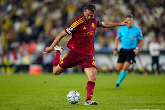 10.09 2026 - SOCCER - 2026 27 UEFA CHAMPIONS LEAGUE League Phase Fenerbahce SK v AS Roma Bryan Cristante of AS Roma takes a shot to score the opening goal. ISTANBUL Fenerbahce Sükrü Saracoglu Spor Kompleksi Istanbul TURKEY Copyright: xYagizxGurtugx xPsxImagesxYagizxGurtugx xPsxImagesx
