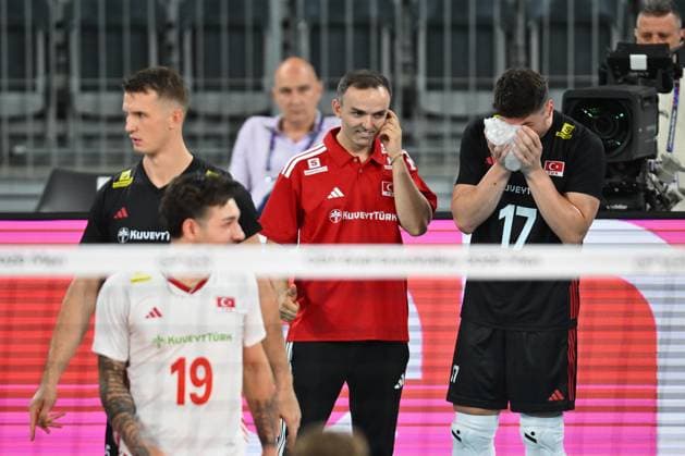 Turkiye v Germany - CEV EuroVolley 2026 Men CLUJ-NAPOCA, ROMANIA - SEPTEMBER 10: Murat Yenipazar of Turkiye plays during the anthem during the CEV EuroVolley 2026 game between Turkiye and Germany, in Cluj Napoca, Romania on September 10, 2026. Alex Nicodim Anadolu Cluj-napoca Romania. Editorial use only. Please get in touch for any other usage.  Copyright: x2026xAnadoluxAlexxNicodimx