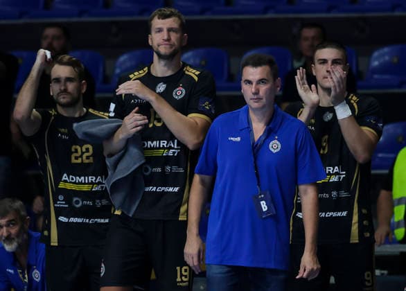 Partizan v Fuchse Berlin - EHF Champions League Head coach Raul Gonzales (C) of Partizan looks on during the EHF Champions League Season 2026 2027 Group Phase match between RK Partizan v Fuchse Berlin at Aleksandar Nikolic Hall on September 10, 2026 in Belgrade, Serbia. Belgrade Serbia Copyright: xSrdjanxStevanovicx x