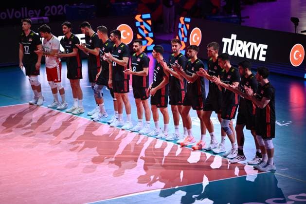 Turkiye v Germany - CEV EuroVolley 2026 Men CLUJ-NAPOCA, ROMANIA - SEPTEMBER 10: Players of Turkiye lineup before the CEV EuroVolley 2026 match between Turkiye and Germany at the BTarena in Cluj-Napoca, Romania, on September 10, 2026. Alex Nicodim Anadolu Cluj-napoca Romania. Editorial use only. Please get in touch for any other usage.  Copyright: x2026xAnadoluxAlexxNicodimx