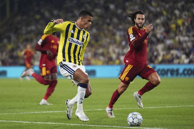Fenerbahce v AS Roma - UEFA Champions League ISTANBUL, TURKIYE - SEPTEMBER 10: Fenerbahce s Mason Greenwood (11) competes for the ball against Roma s Mario Hermoso (22) during the UEFA Champions League 2026 27 league phase Matchday 1 match between Fenerbahce and Roma at Chobani Stadium in Istanbul, Turkiye, on September 10, 2026. Bunyamin Celik Anadolu Istanbul Turkey. Editorial use only. Please get in touch for any other usage.  Copyright: x2026xAnadoluxBunyaminxCelikx