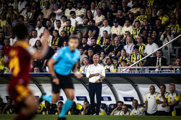 Fenerbahce v AS Roma - UEFA Champions League ISTANBUL, TURKIYE - SEPTEMBER 10: Fenerbahce head coach Ismail Kartal watches the UEFA Champions League 2026 27 league phase Matchday 1 match between Fenerbahce and Roma at Chobani Stadium in Istanbul, Turkiye, on September 10, 2026. Sebnem Coskun Anadolu Istanbul Turkey. Editorial use only. Please get in touch for any other usage.  Copyright: x2026xAnadoluxSebnemxCoskunx