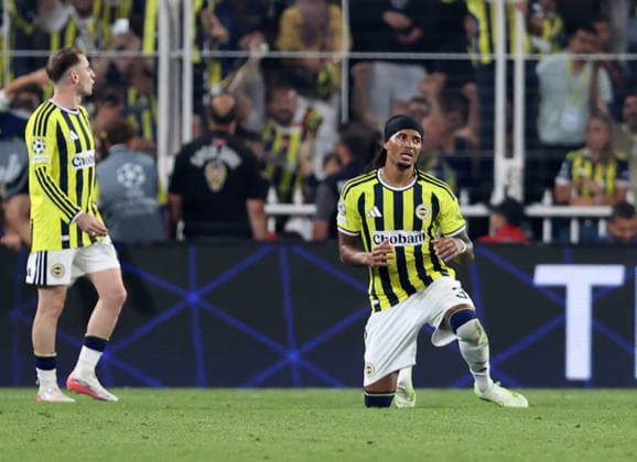Fenerbahce v AS Roma - UEFA Champions League ISTANBUL, TURKIYE - SEPTEMBER 10: Fenerbahce s Archie Brown (3) celebrates after scoring a goal during the UEFA Champions League 2026 27 league phase Matchday 1 match between Fenerbahce and Roma at Chobani Stadium in Istanbul, Turkiye, on September 10, 2026. Ali Atmaca Anadolu Istanbul Turkey. Editorial use only. Please get in touch for any other usage.  Copyright: x2026xAnadoluxAlixAtmacax