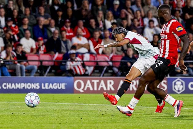 EINDHOVEN - Isaque of Shakhtar Donetsk shoots during the UEFA Champions League match between PSV Eindhoven and Shakhtar Donetsk at the Philips Stadium on September 10, 2026, in Eindhoven, the Netherlands. MARCEL TER BALS ANP UEFA Champions League 2026 27 xVIxANPxSportx xMarcelxterxBalsxIVx 567926673 originalFilename: 567926673.jpg