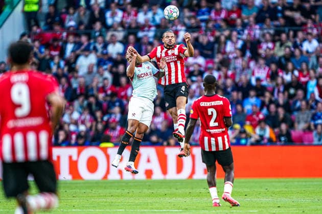 2026-09-10 PSV Eindhoven v Shaktar Donetsk - Champions League EINDHOVEN, NETHERLANDS - SEPTEMBER 10: Isaque of FC Shakhtar Donetsk battles for possession with Armando Obispo of PSV Eindhoven during the Champions League match between PSV Eindhoven and Shaktar Donetsk at Philips Stadion on September 10, 2026 in Eindhoven, Netherlands. Eindhoven Philips Stadion Netherlands Content not available for redistribution in The Netherlands directly or indirectly through any third parties. Copyright: xAndrexWeeningx
