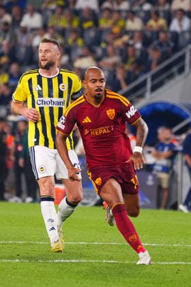 ISTANBUL, TURKEY - SEPTEMBER 10: Donyell Malen of Roma during the UEFA Champions League 2026 27 first week match between Fenerbahce SK and Roma at Fenerbahce Chobani Stadiumi on September 10, 2026 in Istanbul, Turkey. Istanbul Kadikoy TURKEY Copyright: xSeskimphotox Fenerbahce-Roma-1009 (69)