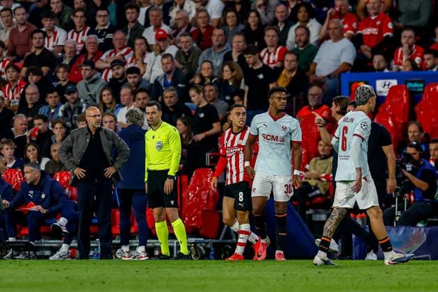 EINDHOVEN , 10-09-2026 , Philips stadium, season 2026 2027 , UEFA Champions League football , match between PSV and Shakhtar Donetsk, picture shows PSV coach Peter Bosz PSV - Shakhtar Donetsk  x206827968x Copyright: