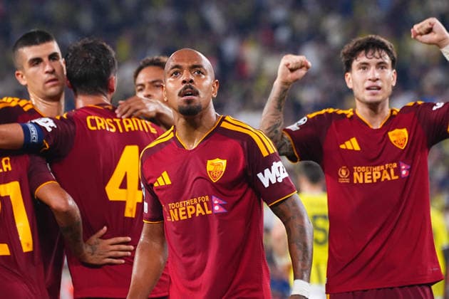 ISTANBUL, TURKEY - SEPTEMBER 10: Bryan Cristante (4) of Roma celebrates after scoring the first goal of his team with teammates during the UEFA Champions League 2026 27 first week match between Fenerbahce SK and Roma at Fenerbahce Chobani Stadiumi on September 10, 2026 in Istanbul, Turkey. Istanbul Kadikoy TURKEY Copyright: xSeskimphotox Fenerbahce-Roma-1009 (82)