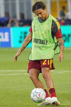 ISTANBUL, TURKEY - SEPTEMBER 10: Paulo Dybala of Roma during the UEFA Champions League 2026 27 first week match between Fenerbahce SK and Roma at Fenerbahce Chobani Stadiumi on September 10, 2026 in Istanbul, Turkey. Istanbul Kadikoy TURKEY Copyright: xSeskimphotox Fenerbahce-Roma-1009 (90)