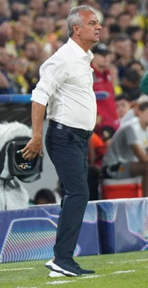 ISTANBUL, TURKEY - SEPTEMBER 10: Coach Ismail Kartal of Fenerbahce SK reacts during the UEFA Champions League 2026 27 first week match between Fenerbahce SK and Roma at Fenerbahce Chobani Stadiumi on September 10, 2026 in Istanbul, Turkey. Istanbul Kadikoy TURKEY Copyright: xSeskimphotox Fenerbahce-Roma-1009 (107)
