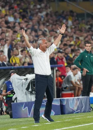ISTANBUL, TURKEY - SEPTEMBER 10: Coach Ismail Kartal of Fenerbahce SK reacts during the UEFA Champions League 2026 27 first week match between Fenerbahce SK and Roma at Fenerbahce Chobani Stadiumi on September 10, 2026 in Istanbul, Turkey. Istanbul Kadikoy TURKEY Copyright: xSeskimphotox Fenerbahce-Roma-1009 (106)
